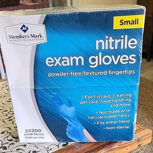 Member's Mark Nitrile Exam Gloves - Small, Blue